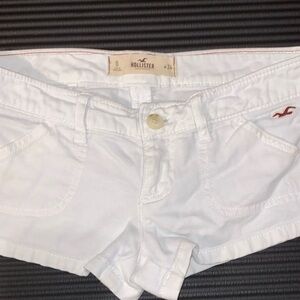 hollister low rise mini shorts (white)